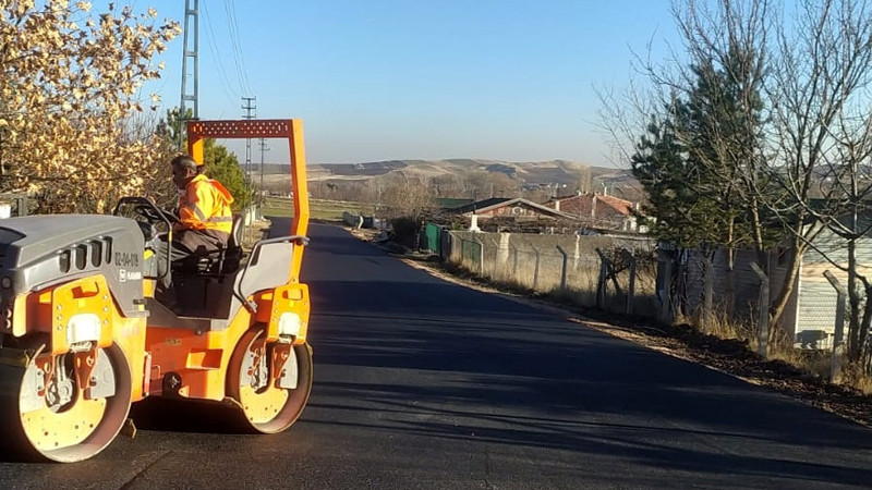 Pursaklar'da Yol Yenileme Çalışmaları Devam Ediyor