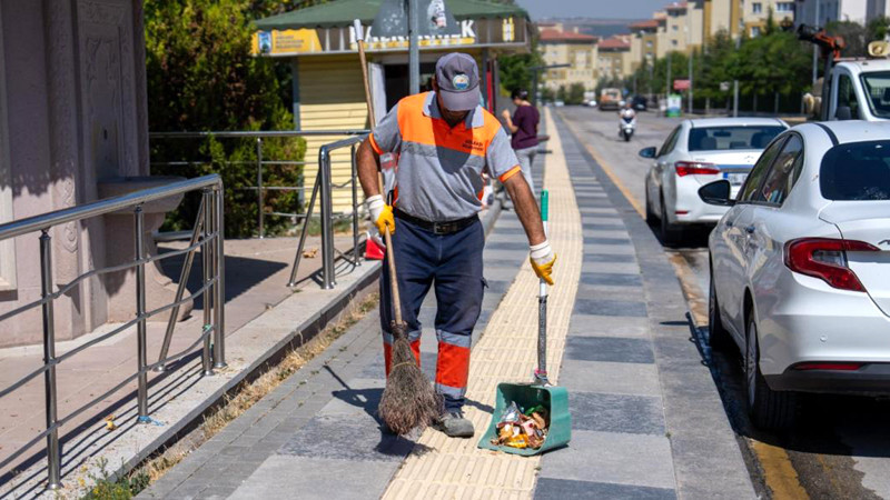 Gölbaşı TOKİ'de Kapsamlı Temizlik Çalışması
