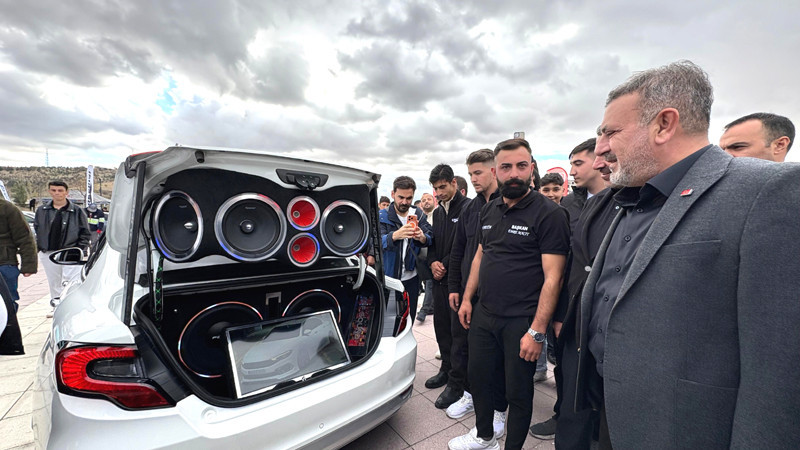 Sincan Park'ta Otomobil Festivali Düzenlendi