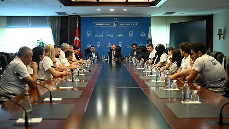 Mansur Yavaş ASKİ Sporun Şampiyonlarıyla Buluştu