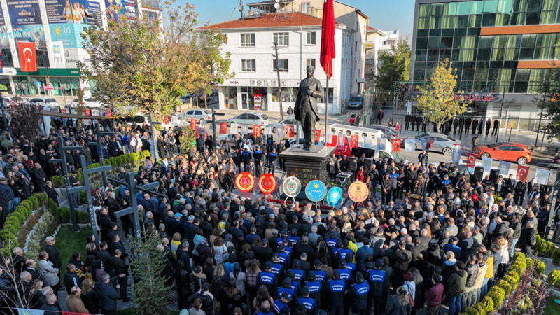 Etimesgut Gazi Mustafa Kemal Atatürk'ü Andı