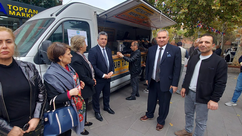 İYİ Parti Etimesgut'ta Atatürk İçin Mevlüt Okutup Lokma Dağıttı