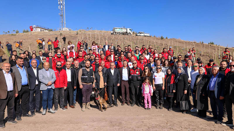 Keçiövren'de Fidanlar Toprakla Buluştu