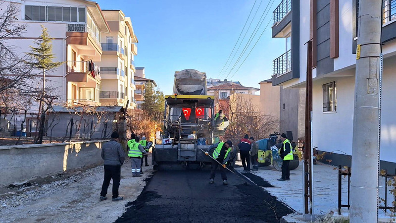 Pursaklar'da Asfaltlama Çalışmalarına Devam