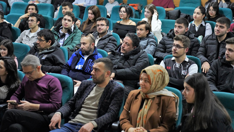 Keçiören'de Yapay Zeka Okuryazarlığı Eğitimi