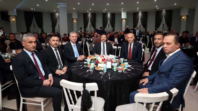 Fethi Yaşar Taksici Esnafıyla Yenimahalle'de Buluştu