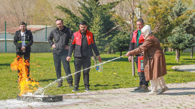 Keçiören'de Belediye Personeline Yangın Eğitimi