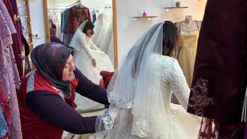 Sincan Belediyesi'nden Gelinlik Desteği