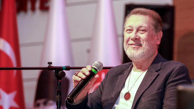 Ahmet Özhan Konseri ve Söyleşi Programı