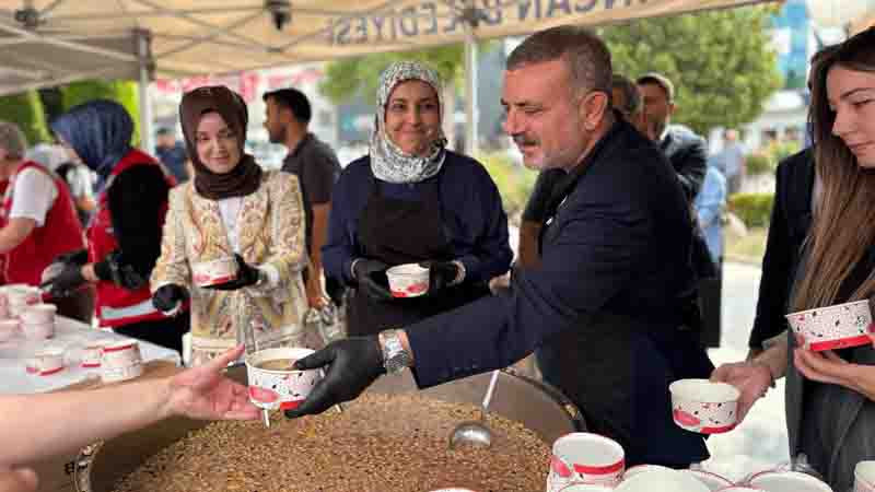 Sincan Lale Meydanı'ndan Aşure İkramı