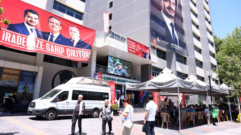 Çankaya Belediyesi Önünde Dayanışma Nöbeti