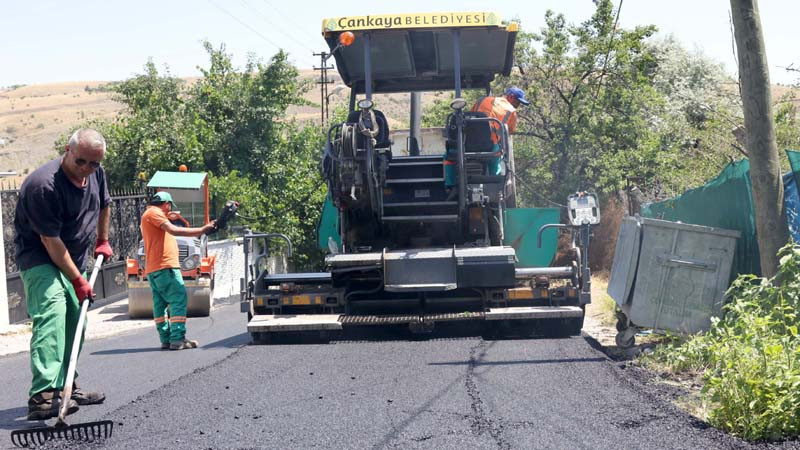 Çankaya'da Belediyenin Asfalt Çalışmaları Sürüyor