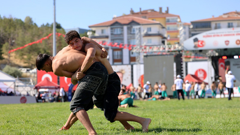 Keçiören'de Karakucak Güreş Festivali Düzenlendi